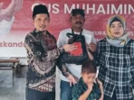 Anggota Komisi I DPRD Kabupaten Sukabumi Anwar Sadad dalam kegiatan sunatan massal dalam rangka syukuran nelayan Ujunggenteng
