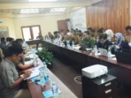 RAPAT kerja Pansus III DPRD Kabupaten Sukabumi dengan mitra kerja. Foto : Ist