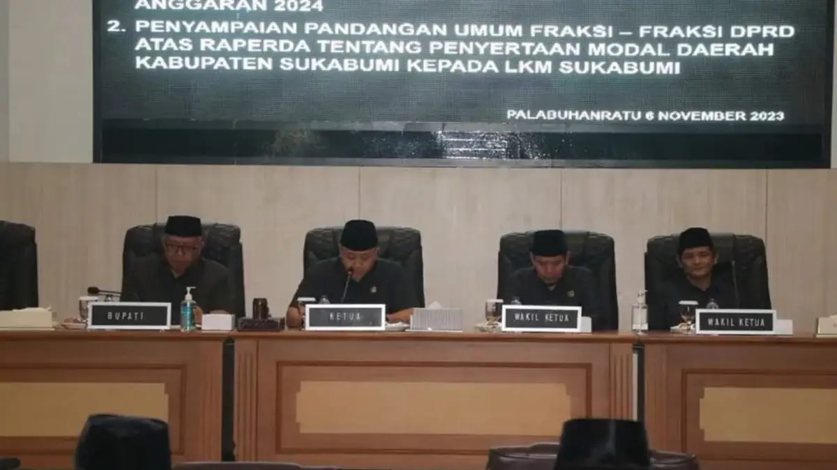 Bupati Sukabumi Marwan Hamami hadiri Rapat Paripurna DPRD beragendakan salah satunya penyampaian nota pengantar Raperda APBD 2024. (Sumber : Dokpim Pemkab Sukabumi)